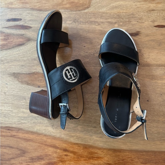 Tommy Hilfiger Sumer leather sandals size 7,in great condition - Picture 2 of 9
